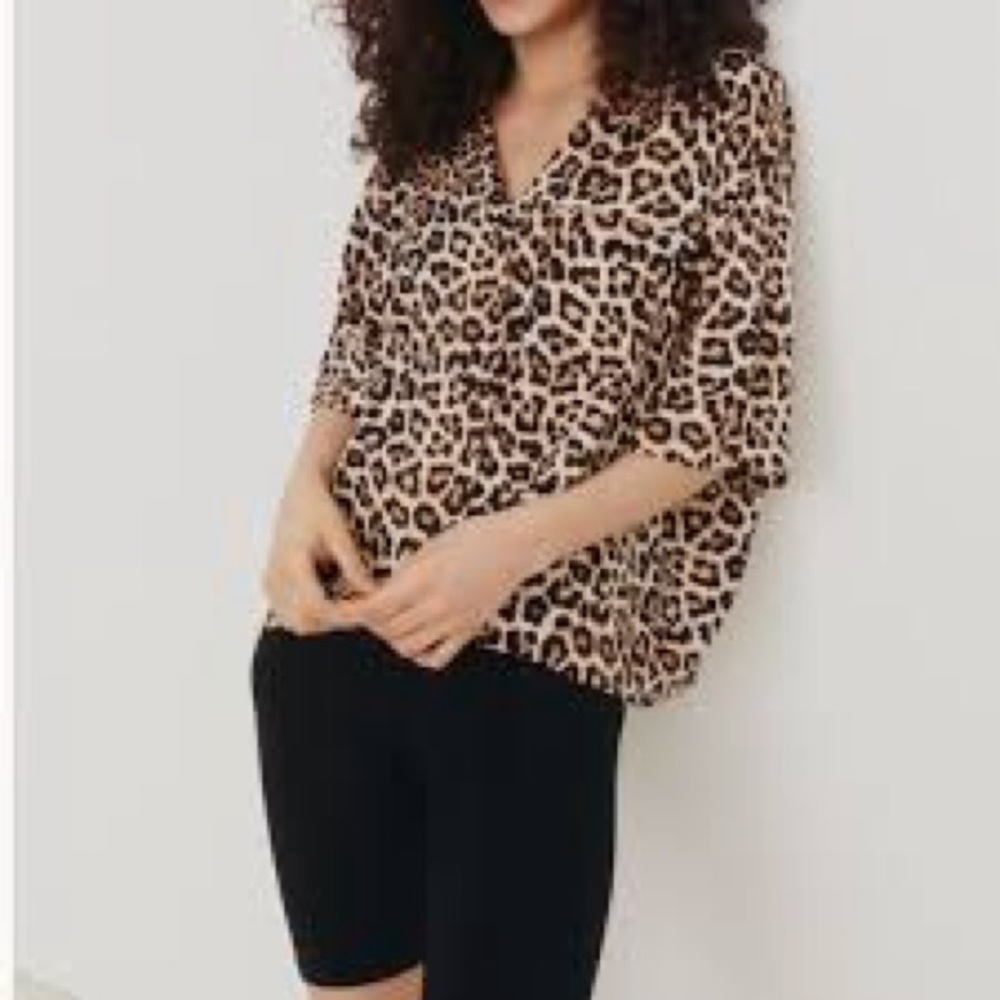 H&M Leopard Print Top Size Medium - image 1